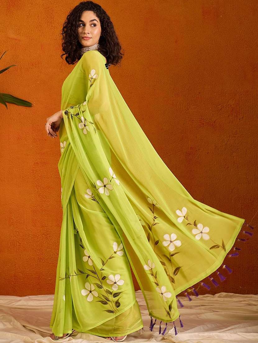 women floral printed saree with blouse - 22085845 - Standard Image - 2