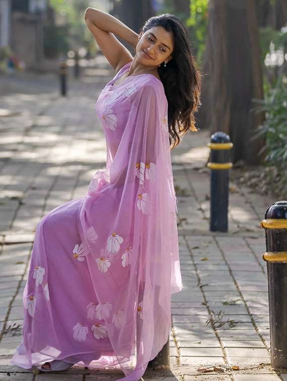 women floral printed saree with blouse - 22085848 -  Standard Image - 2