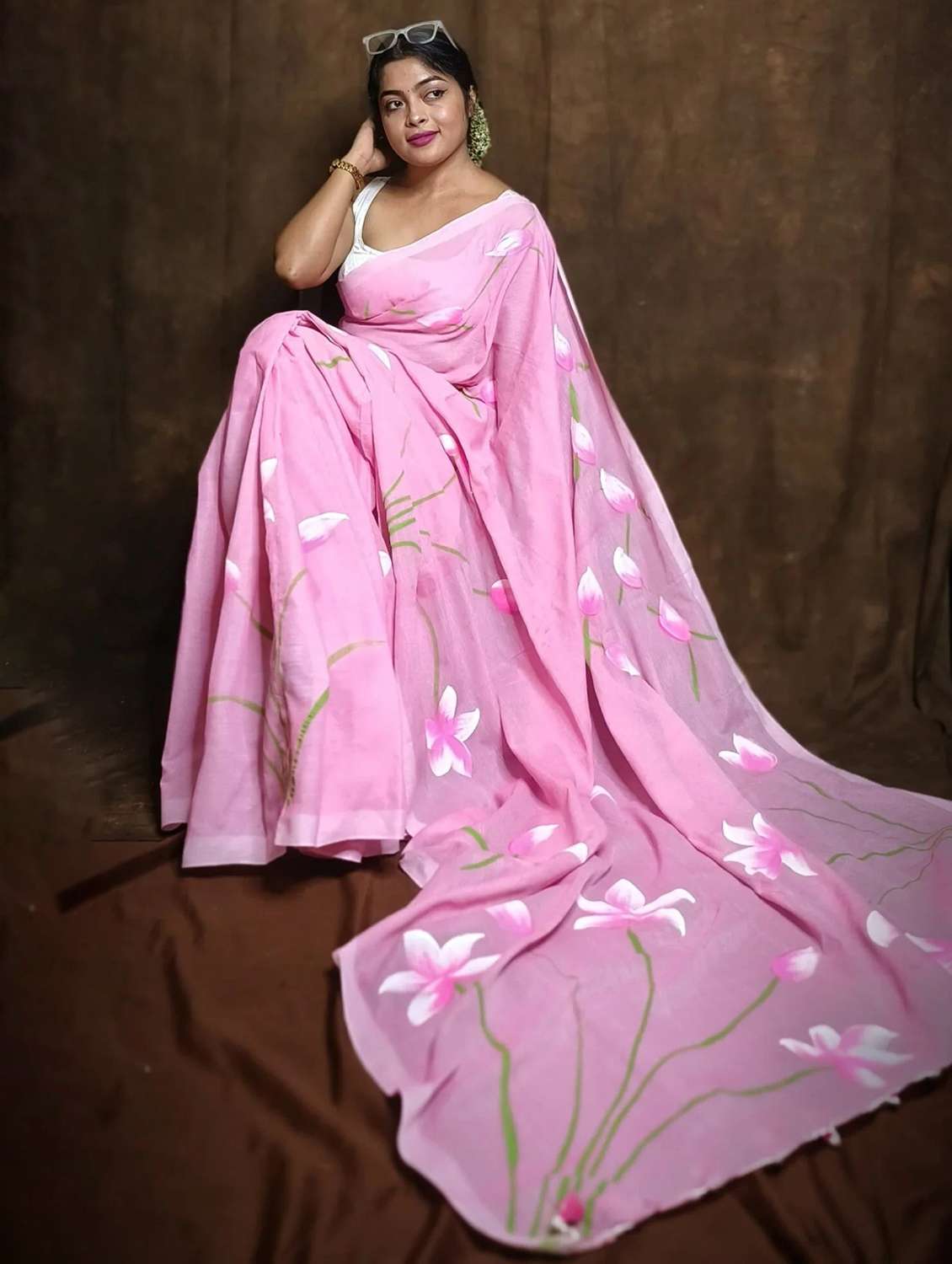 women floral printed saree with blouse - 22085857 - Standard Image - 2