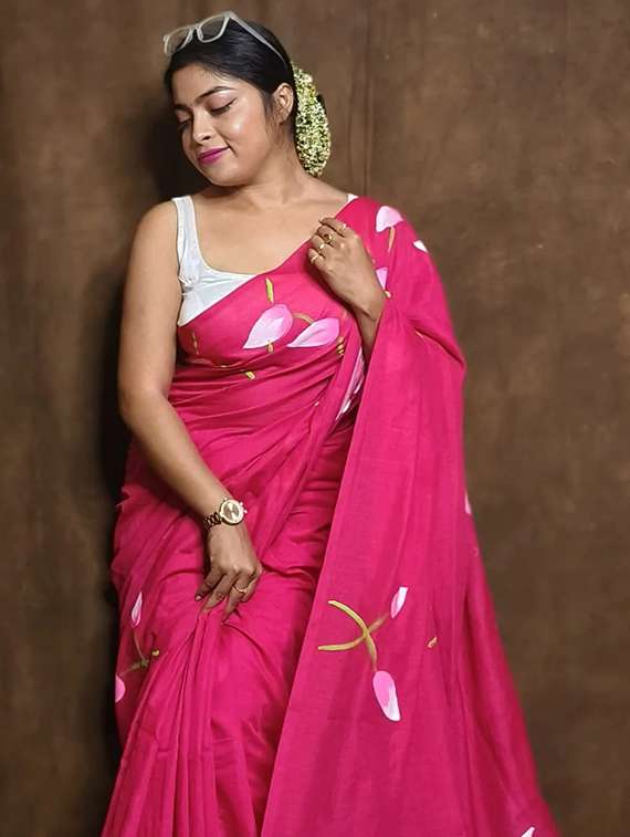 women floral printed saree with blouse - 22085862 - Standard Image - 2