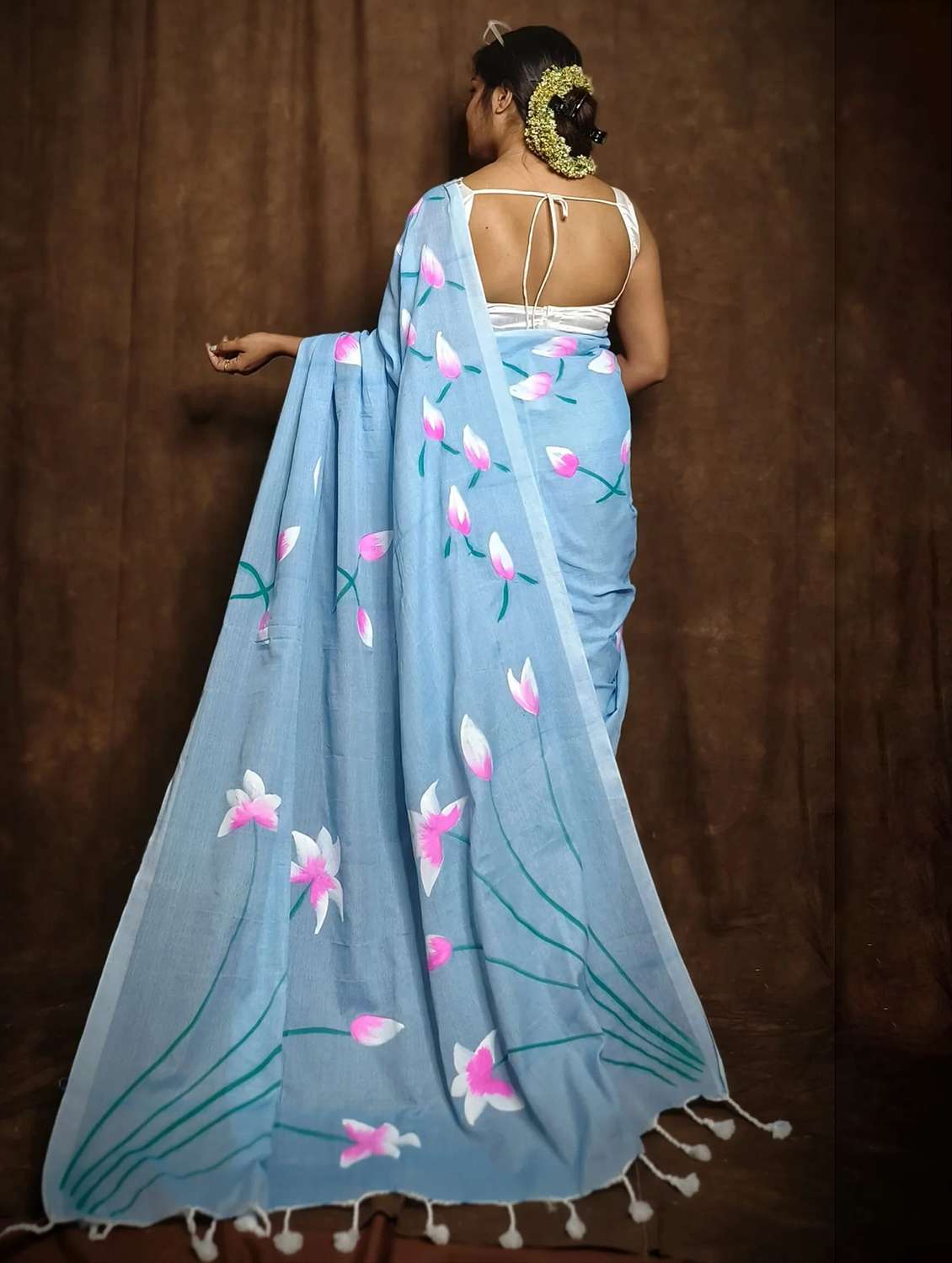 women floral printed saree with blouse - 22085865 - Standard Image - 2