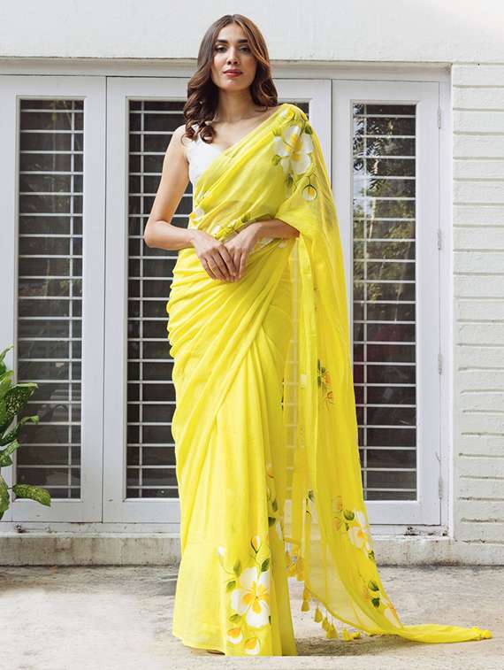 women floral printed saree with blouse