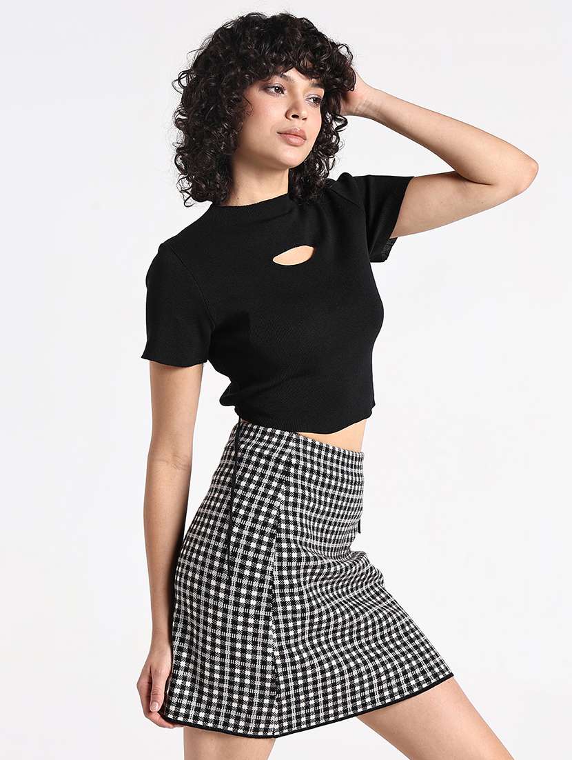 women black solid short sleeve crop top - 22086361 - Standard Image - 2