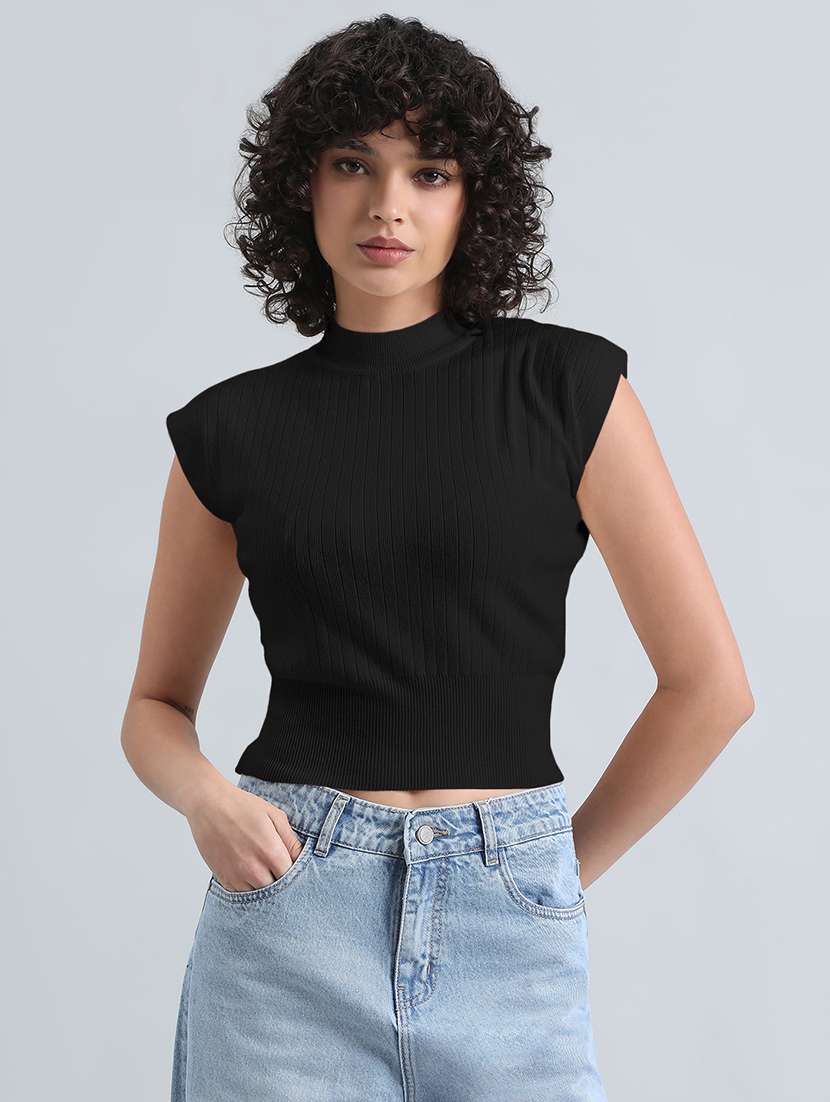 women black solid vap sleeve crop top