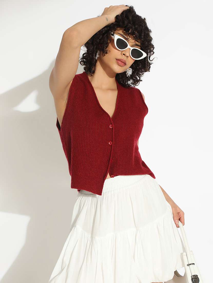 women maroon solid sleeveless cropped cardigan