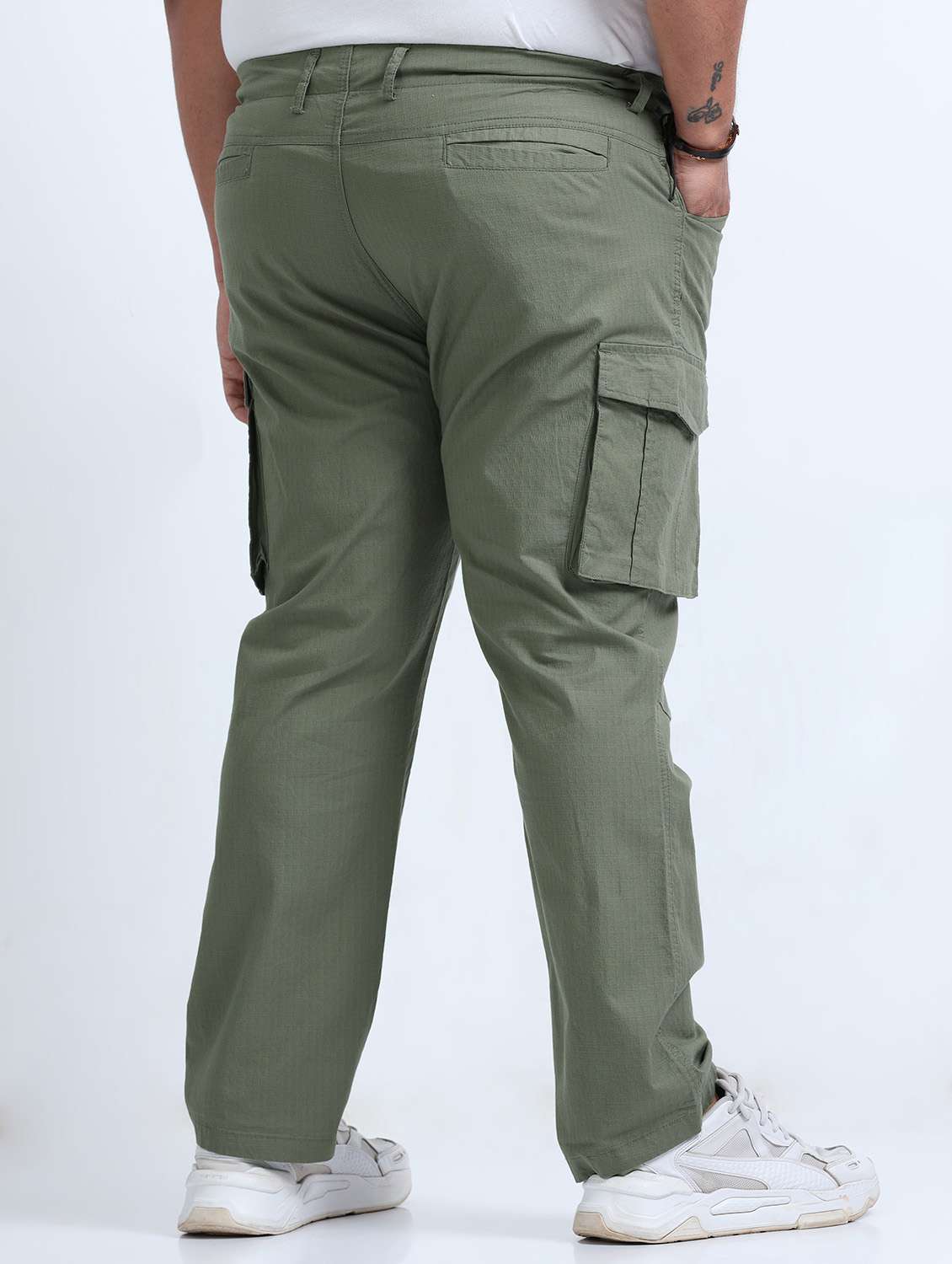 men plus size solid mid rise regular fit cargo - 22086652 - Standard Image - 2