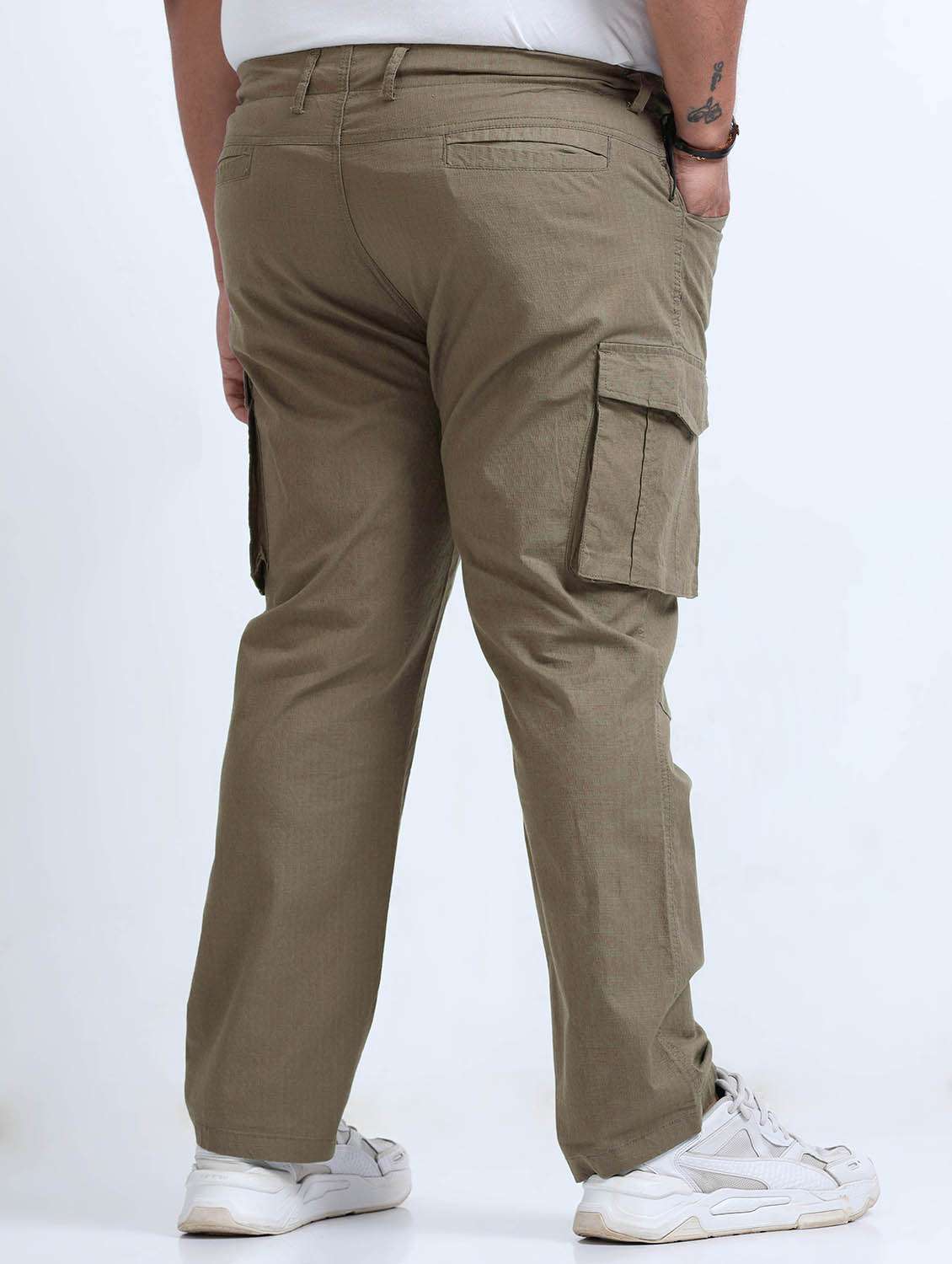 men plus size solid mid rise regular fit cargo - 22086653 - Standard Image - 2