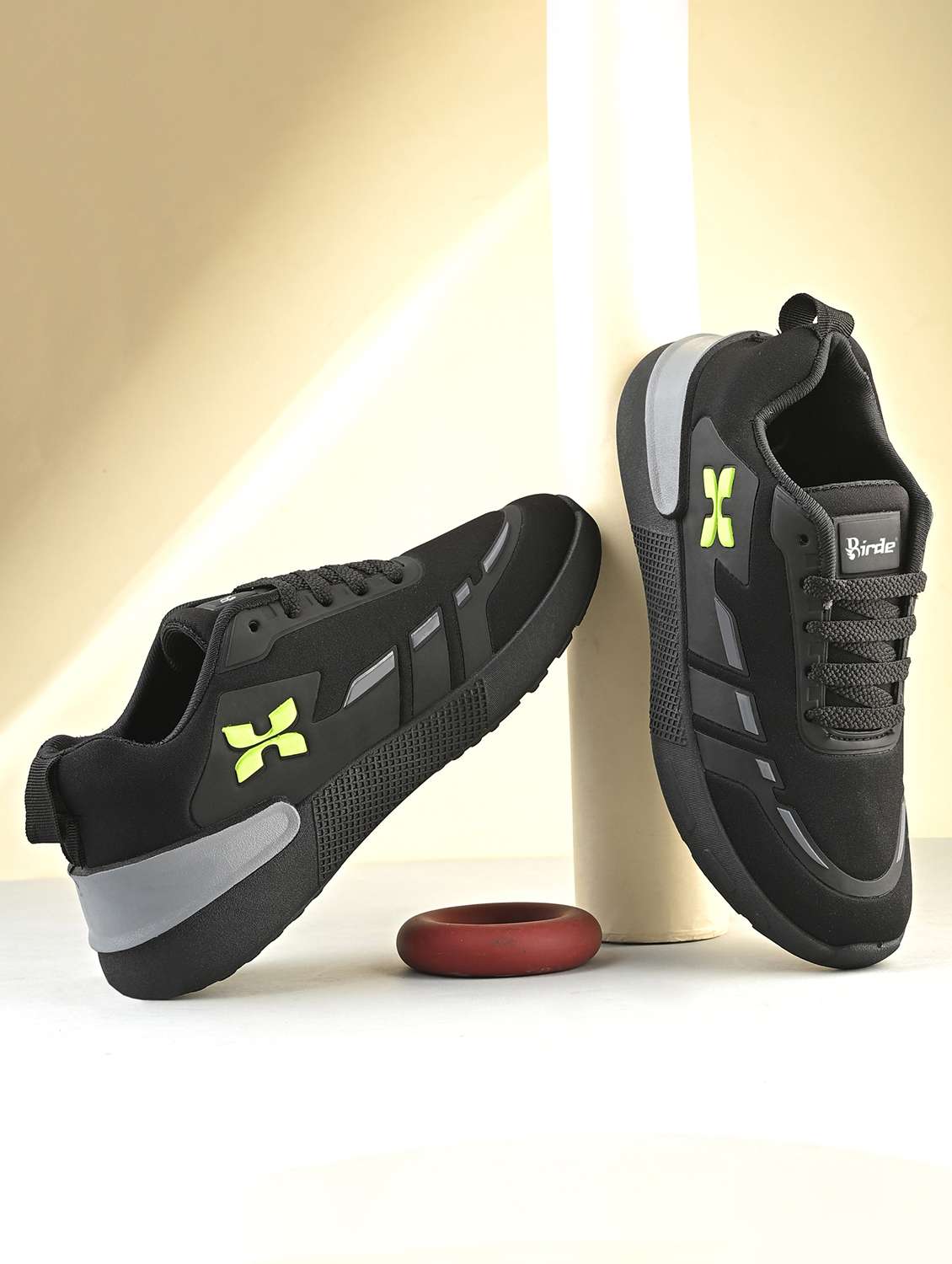 men black lace up sport shoe