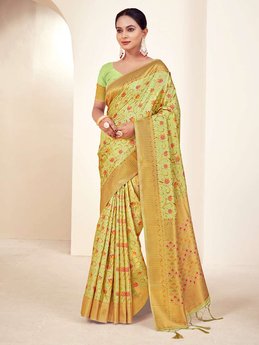 women self design banarasi saree with blouse