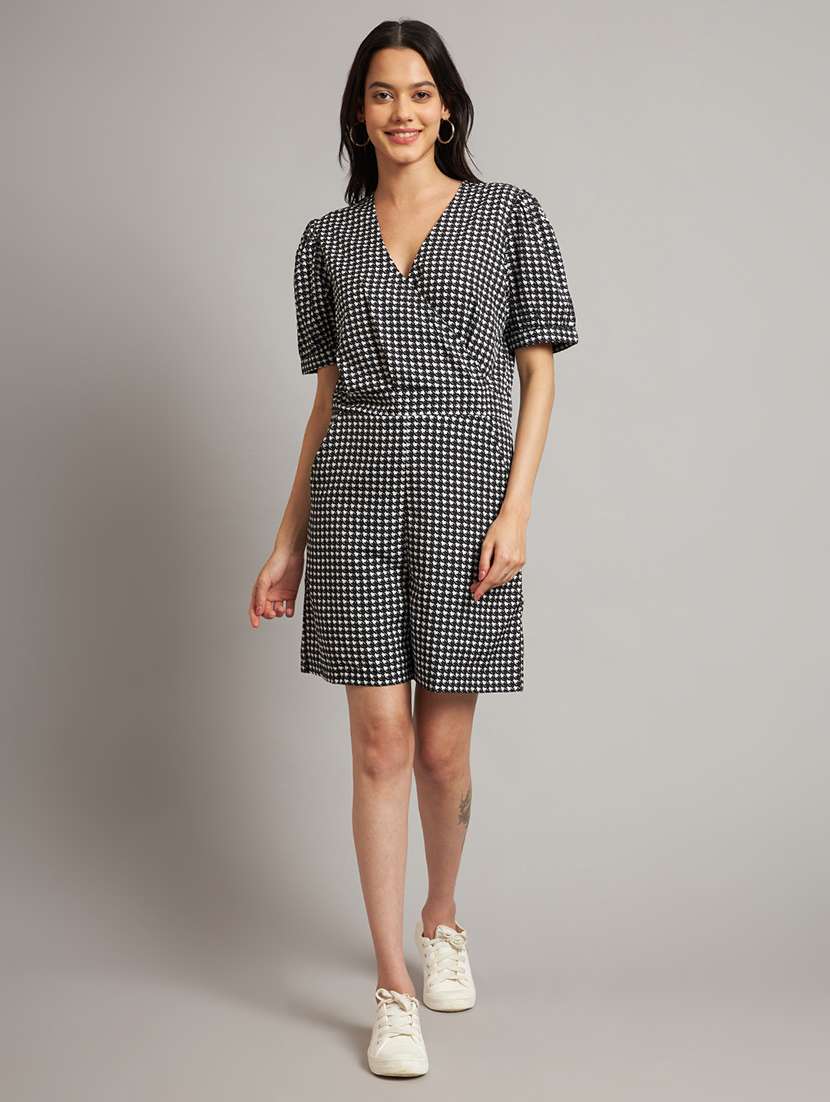 women houndstooth print puff sleeve romper - 22086848 -  Standard Image - 7