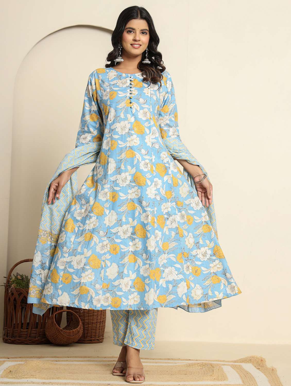 women floral three quarter sleeve kurta pant with dupatta set - 22088130 - Standard Image - 2