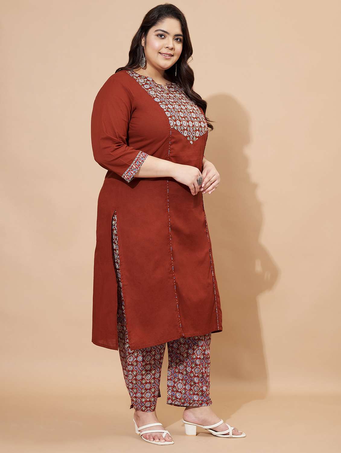 women plus size three quarter sleeve kurta pant with dupatta set - 22088202 -  Standard Image - 2