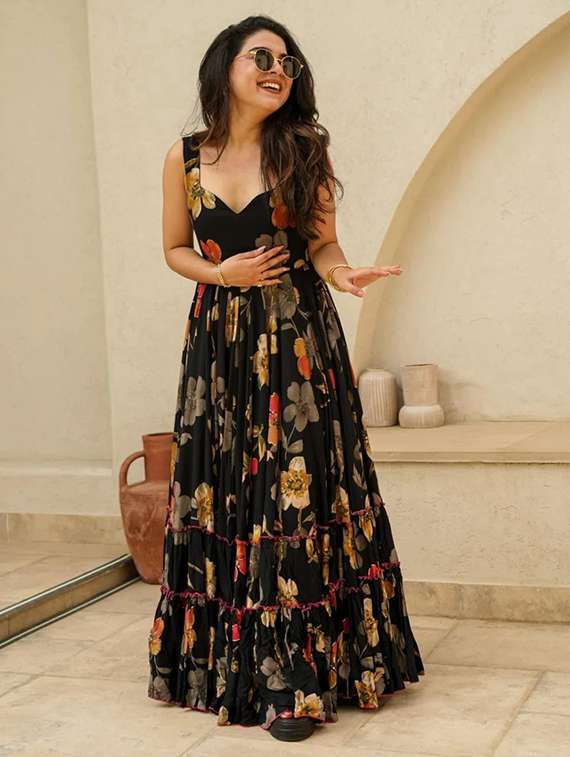 women floral print sleeveless tiered dress
