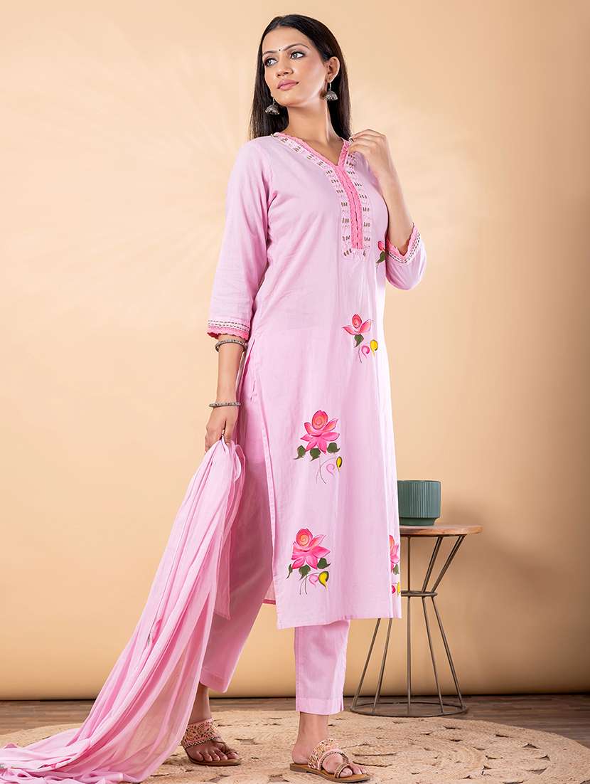 women floral three quarter sleeve kurta pant with dupatta set - 22092067 -  Standard Image - 2