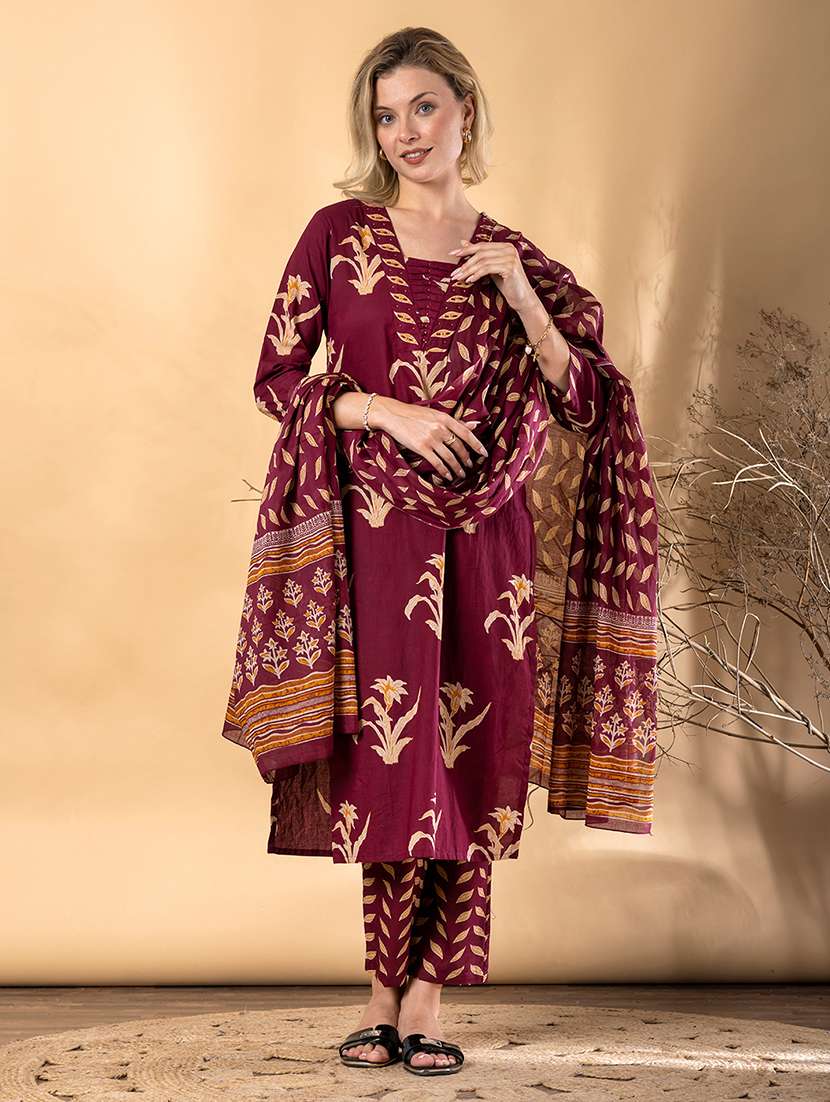 women floral three quarter sleeve kurta pant with dupatta set - 22092069 -  Standard Image - 2
