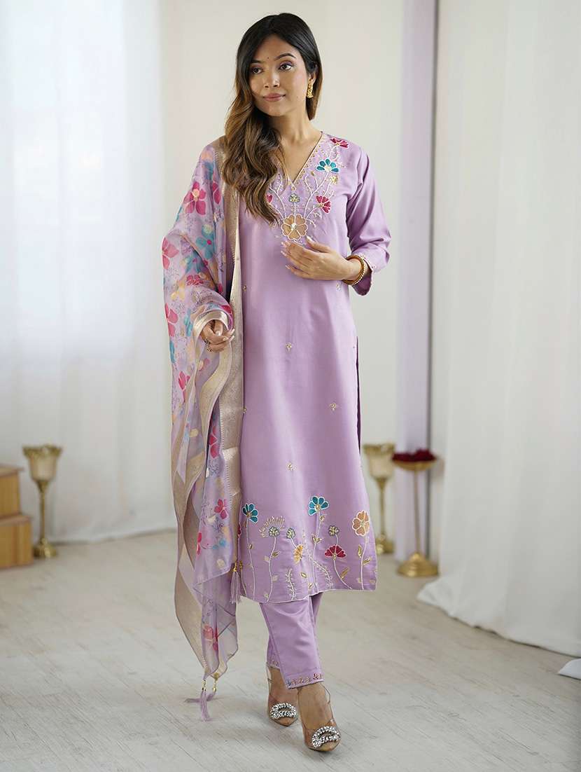 women embroidered three quarter sleeve kurta pant with dupatta set