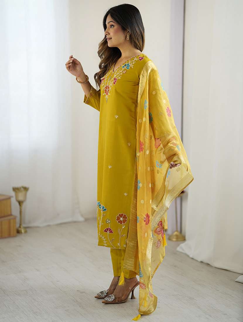 women embroidered three quarter sleeve kurta pant with dupatta set - 22092103 -  Standard Image - 2