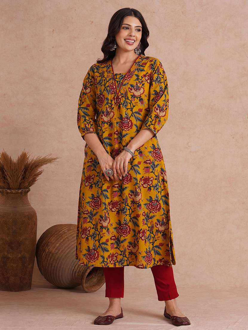 women floral three quarter sleeve a-line kurta 