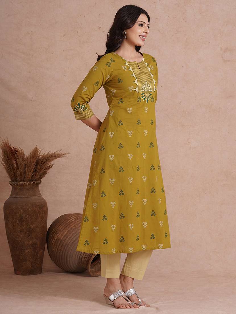women printed three quarter sleeve a-line kurta - 22092200 - Standard Image - 2