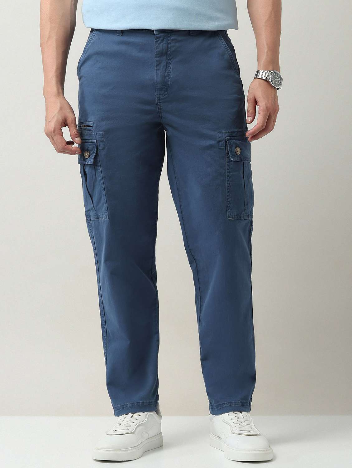 men solid mid rise relaxed fit cargo