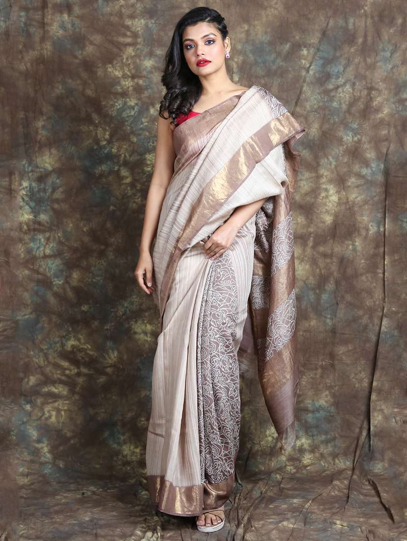 women printed casual wear saree with blouse - 22092653 - Zoom Image - 0