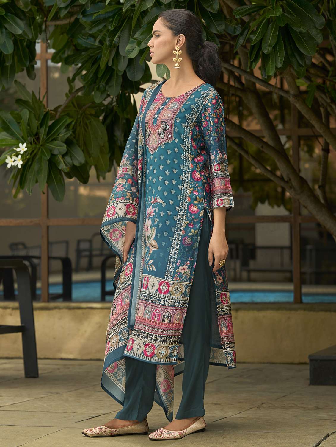 women floral three quarter sleeve kurta pant with dupatta set - 22093580 -  Standard Image - 2