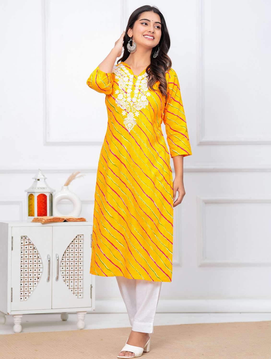 women leheriya three quarter sleeve straight kurta - 22094116 -  Standard Image - 2
