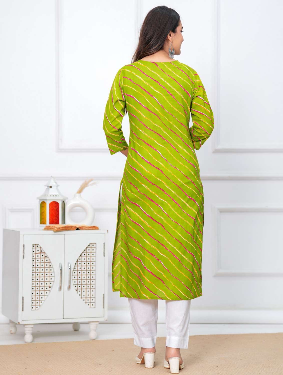 women leheriya three quarter sleeve straight kurta - 22094145 -  Standard Image - 2