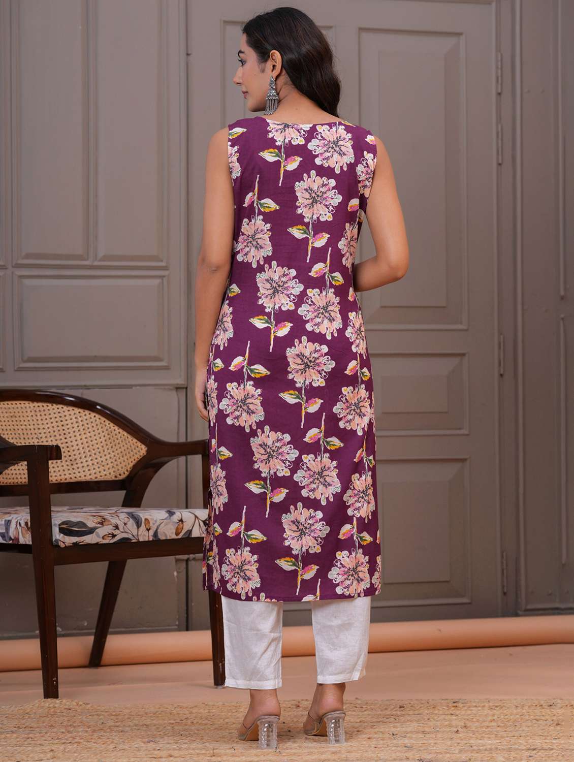 women floral printed sleeveless straight kurta - 22094147 -  Standard Image - 2