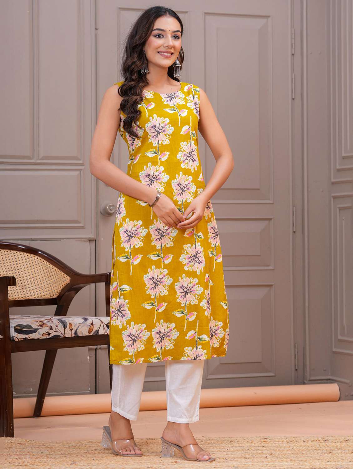 women floral printed sleeveless straight kurta - 22094148 -  Standard Image - 2