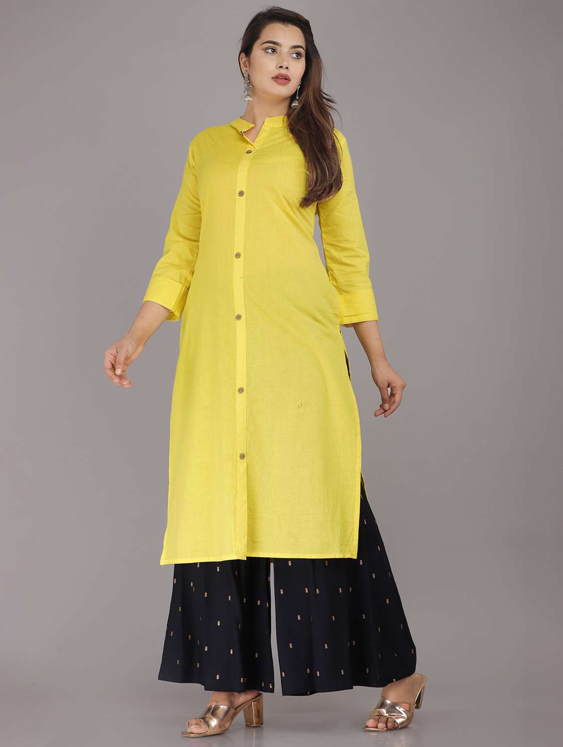Women Solid Three Quarter Sleeve Straight Kurta - 22094173 -  Standard Image - 2