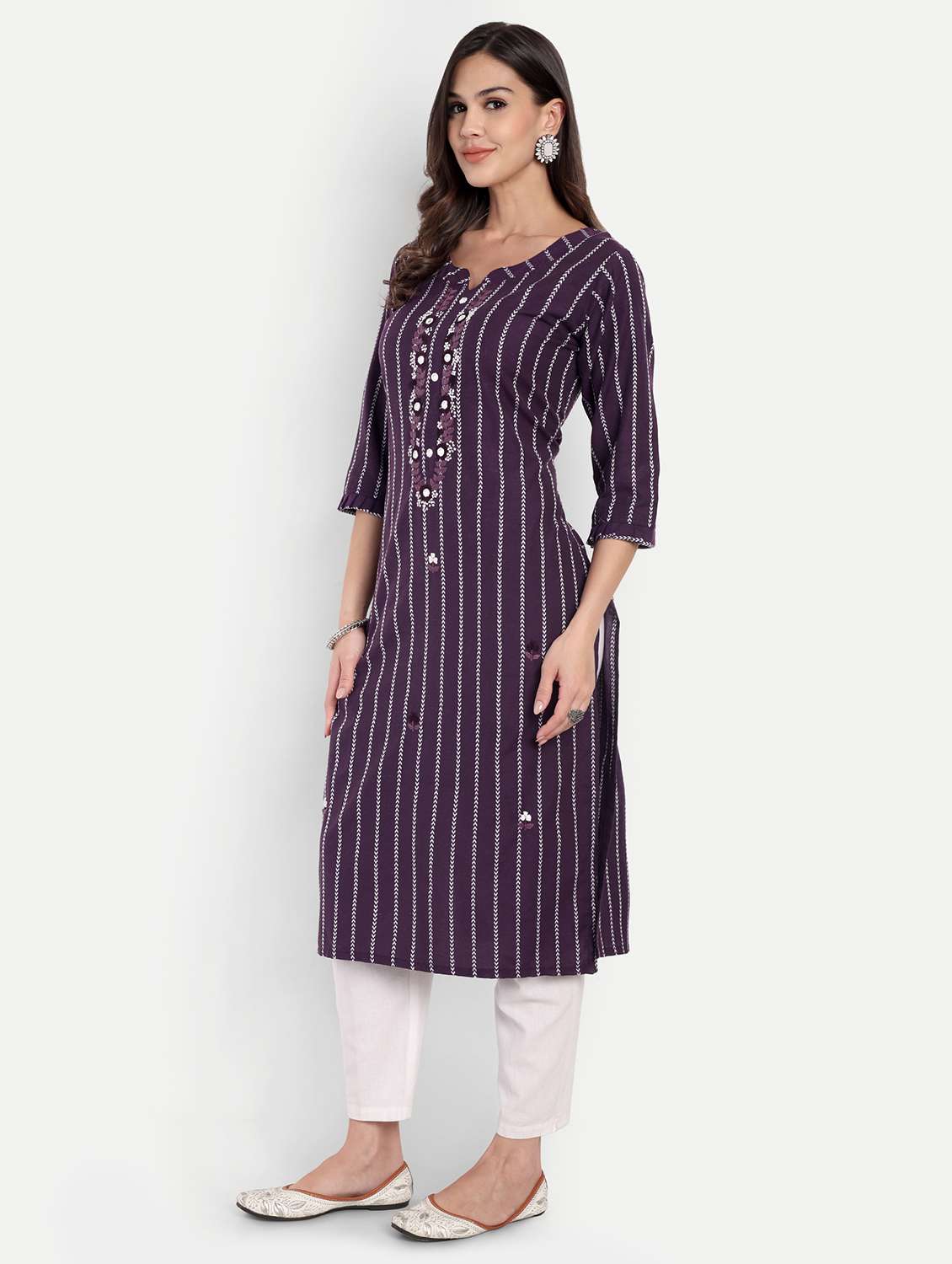 women embroidered three quarter sleeve straight kurta - 22094209 -  Standard Image - 2