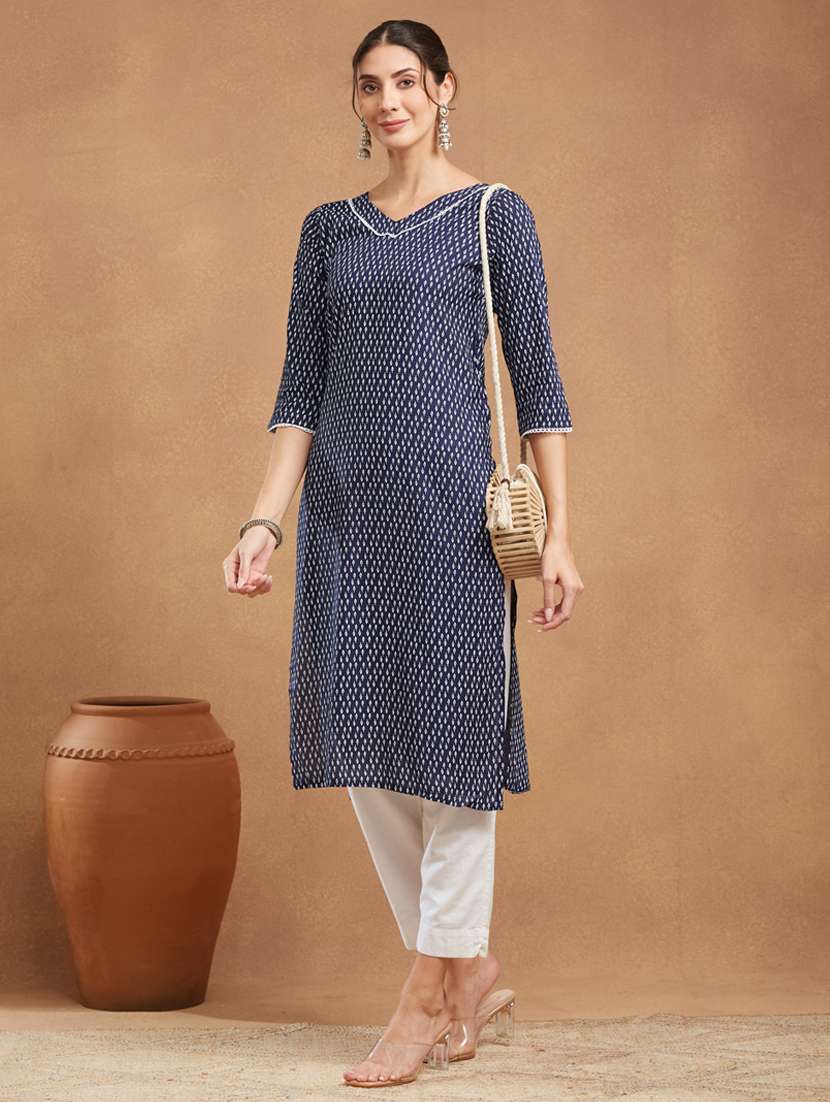 women printed three quarter sleeve straight kurta
