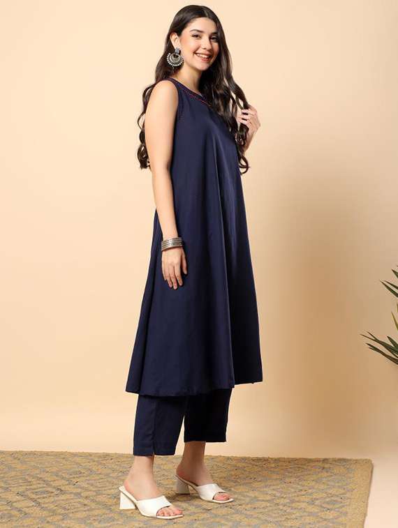 women solid round neck kurta pant set - 22100969 -  Standard Image - 2