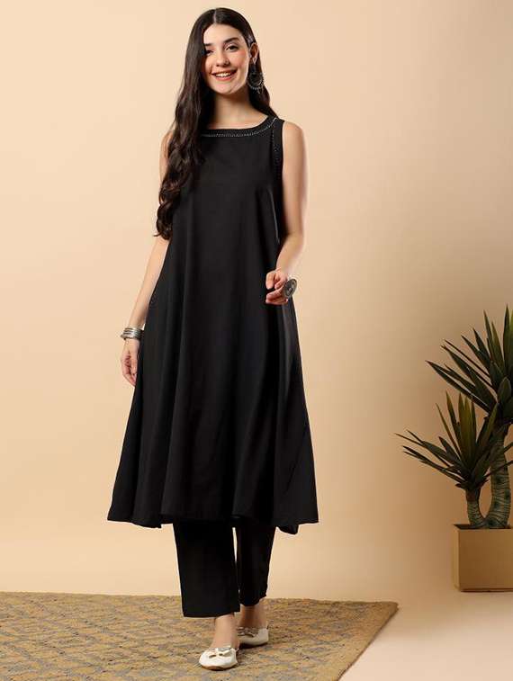 women solid round neck kurta pant set