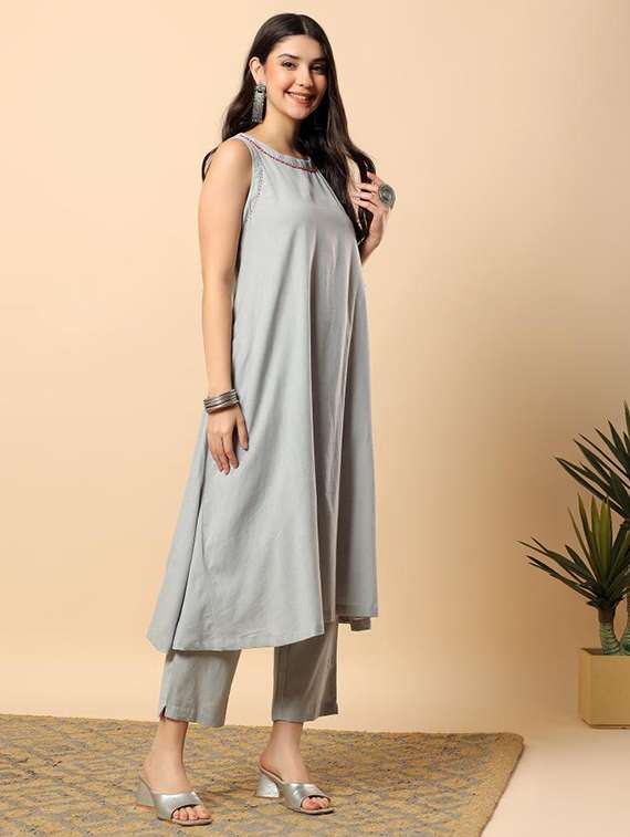 women solid round neck kurta pant set - 22100974 -  Standard Image - 2