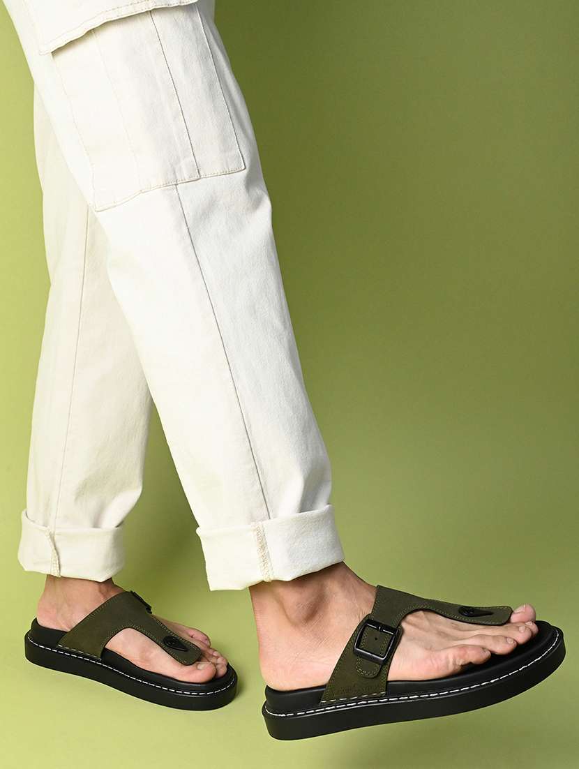 men solid toe seperator sandal - 22101909 -  Standard Image - 2