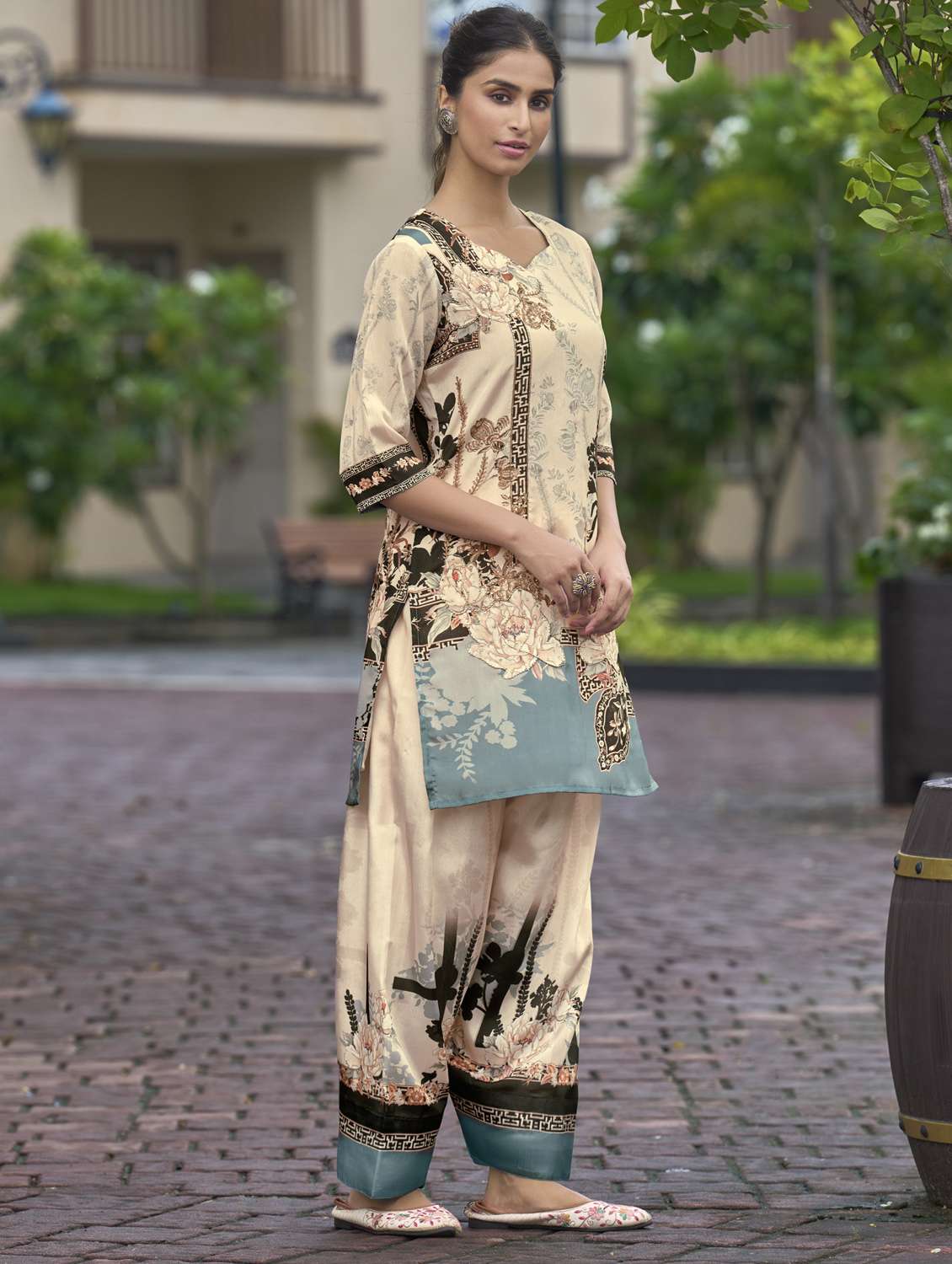 women printed three quarter sleeve ethnic co-ord set - 22103959 - Standard Image - 2