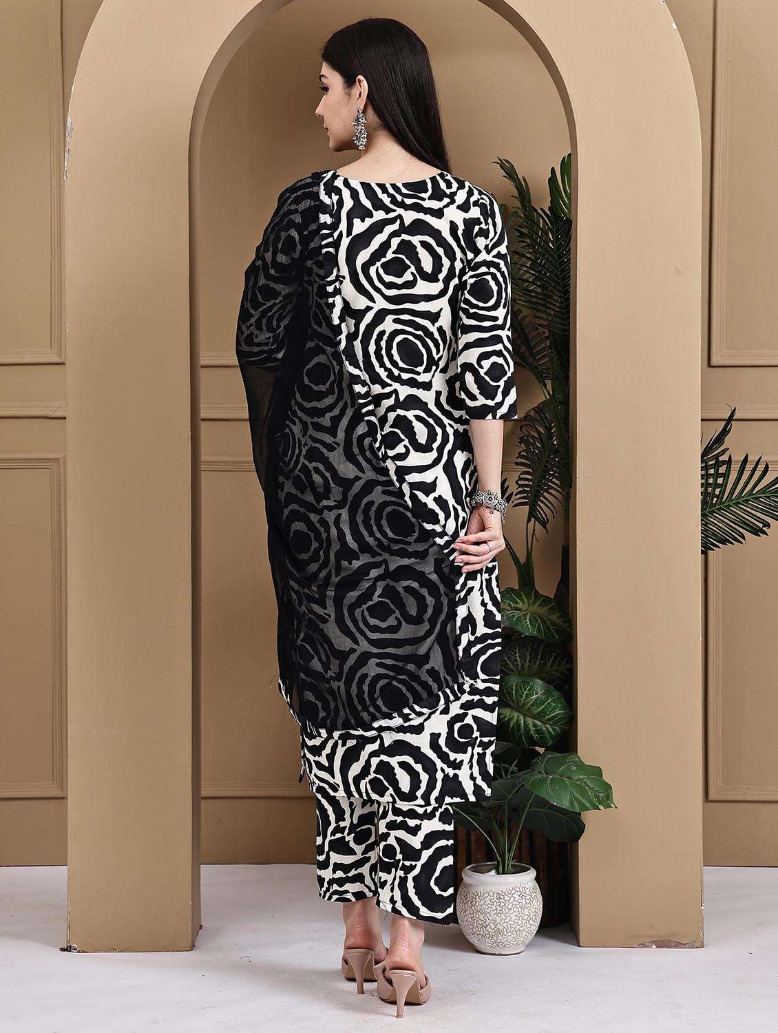 women printed three quarter sleeve kurta pant with dupatta set - 22105871 -  Standard Image - 2