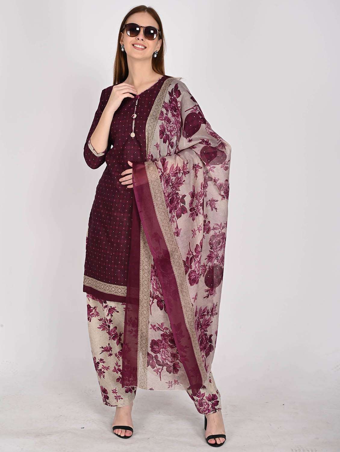 women printed three quarter sleeve kurta salwar with dupatta set
