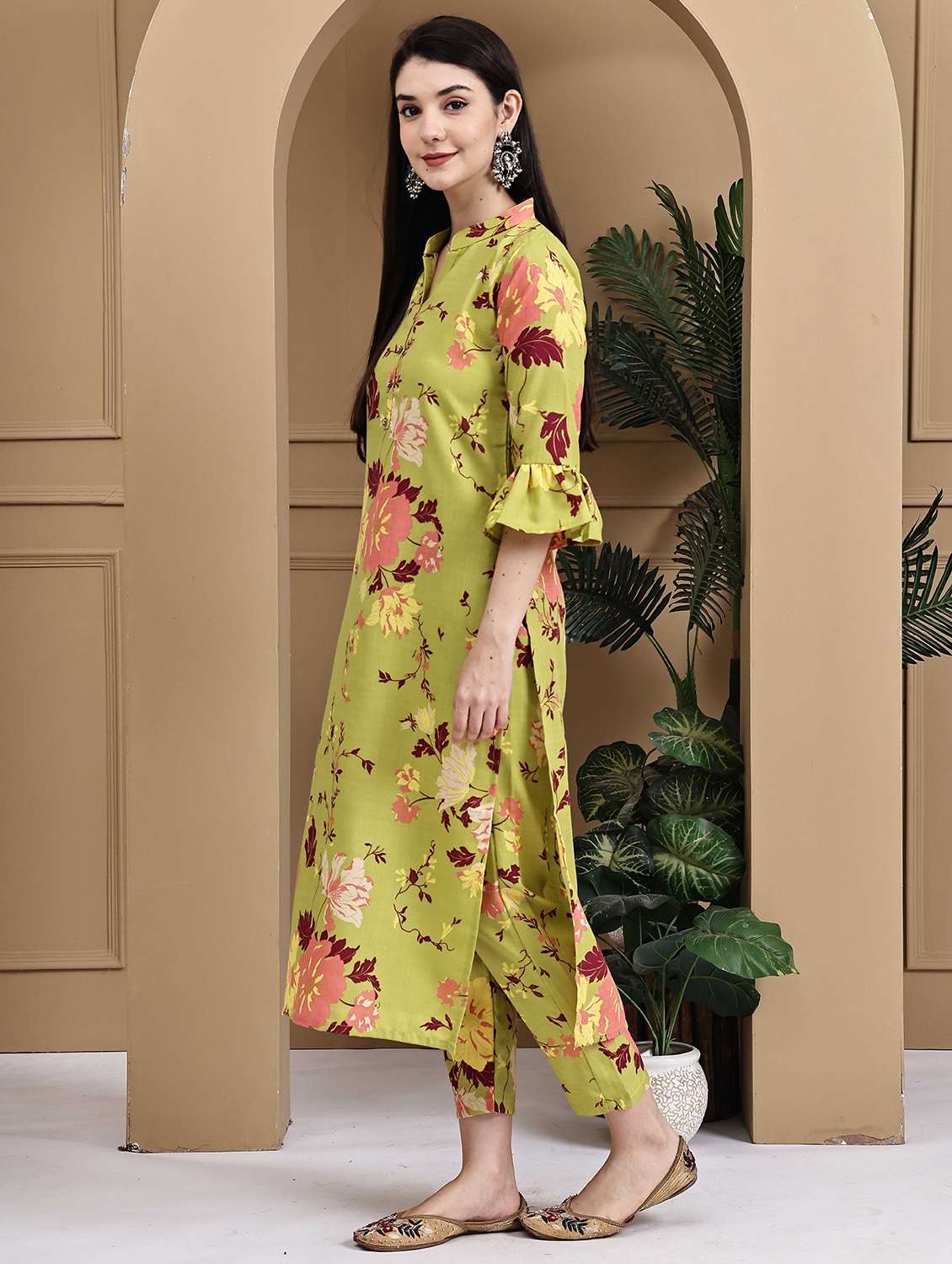 women floral three quarter sleeve kurta pant set - 22105923 -  Standard Image - 2