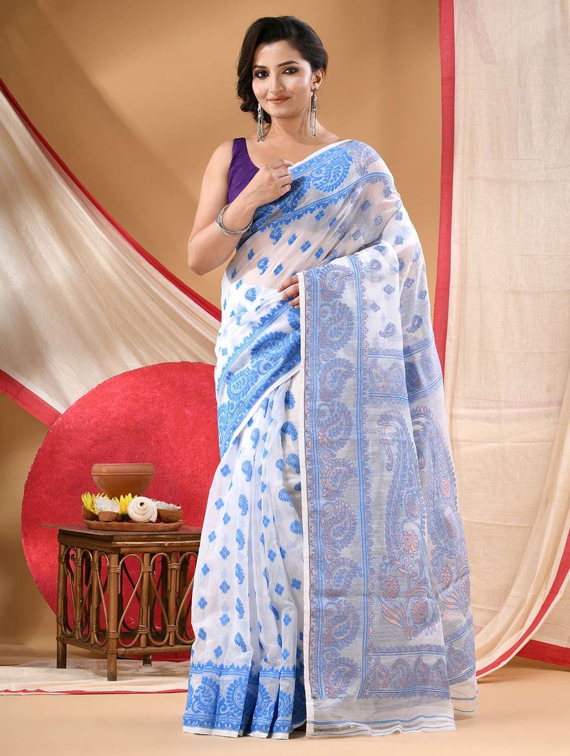 women self design jamdani saree