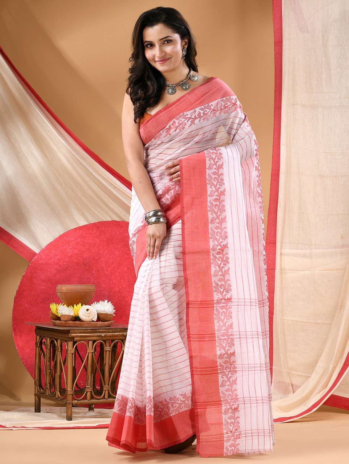 women self design tant saree