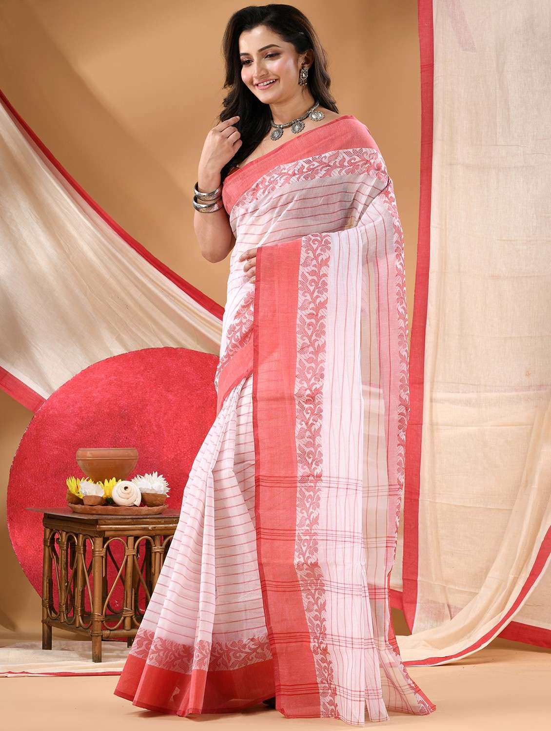 women self design tant saree - 22105980 -  Standard Image - 2