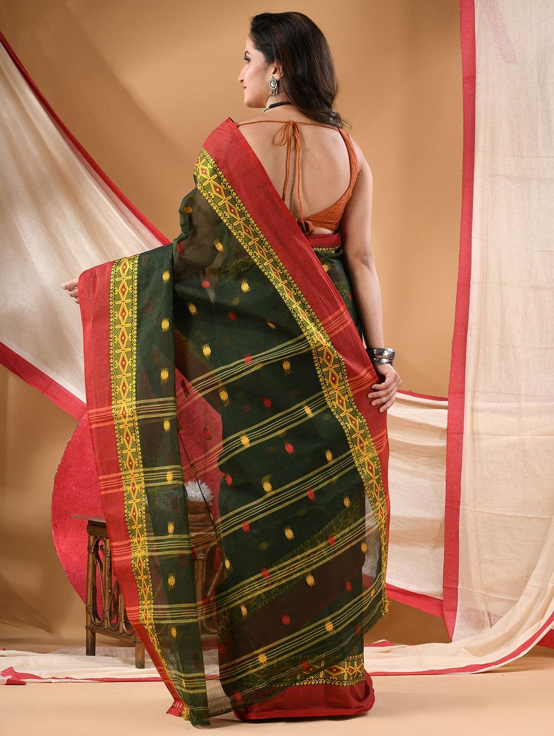 women self design tant saree - 22105983 -  Standard Image - 2