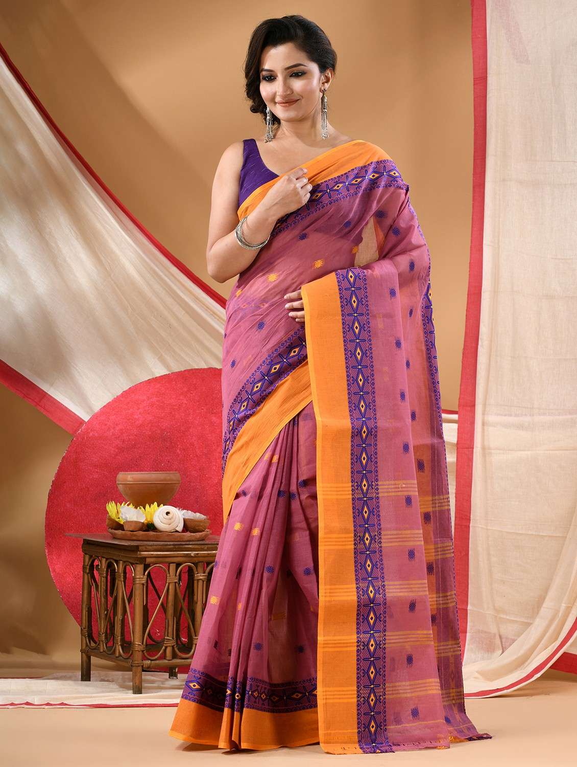 women self design tant saree