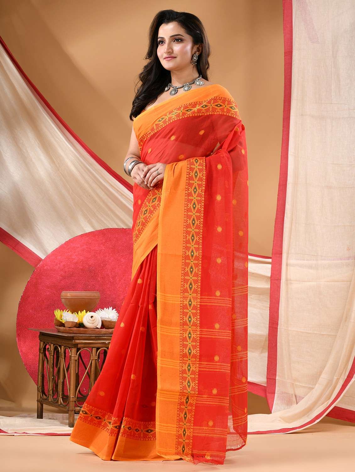 women self design tant saree - 22105985 -  Standard Image - 2