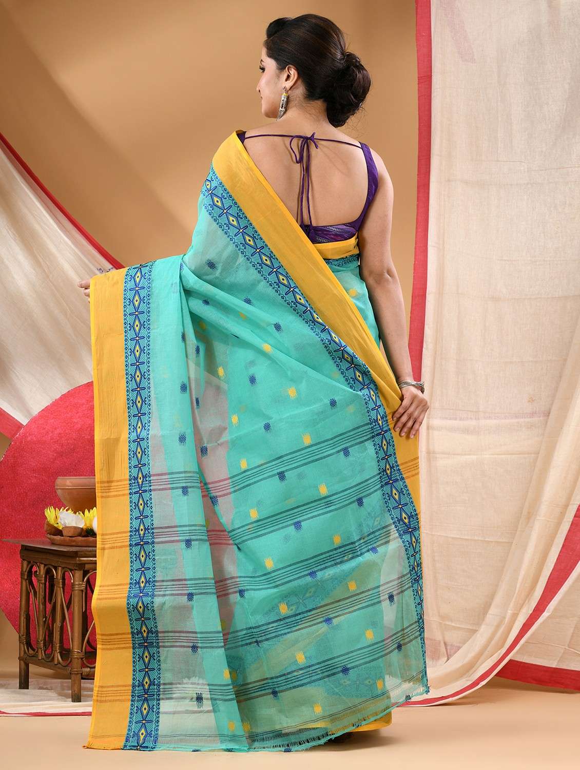 women self design tant saree - 22105986 -  Standard Image - 2