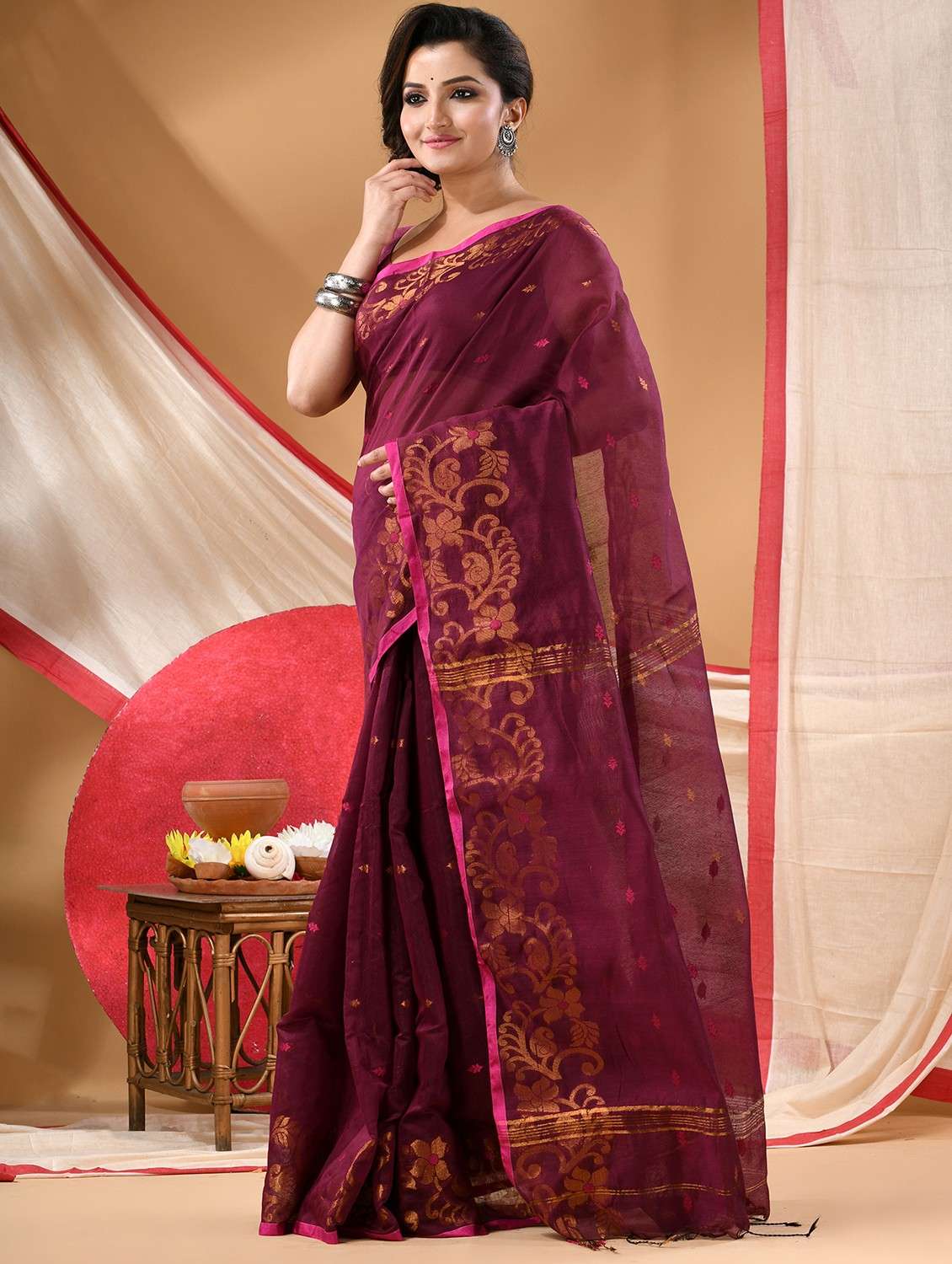 women self design handloom saree with blouse - 22105989 -  Standard Image - 2