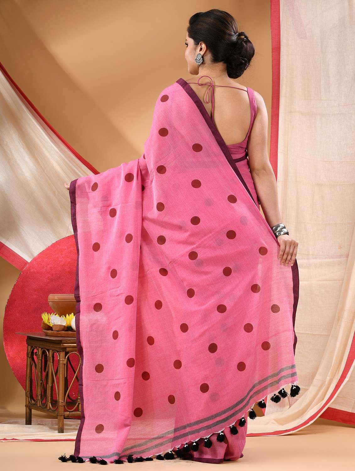women polka dot handloom saree - 22105998 -  Standard Image - 2